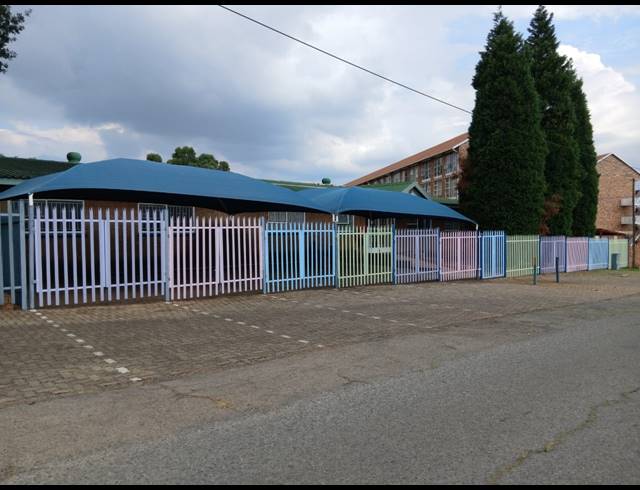 1,800M² BUSINESS CENTRE FOR SALE IN HORIZON VIEW
